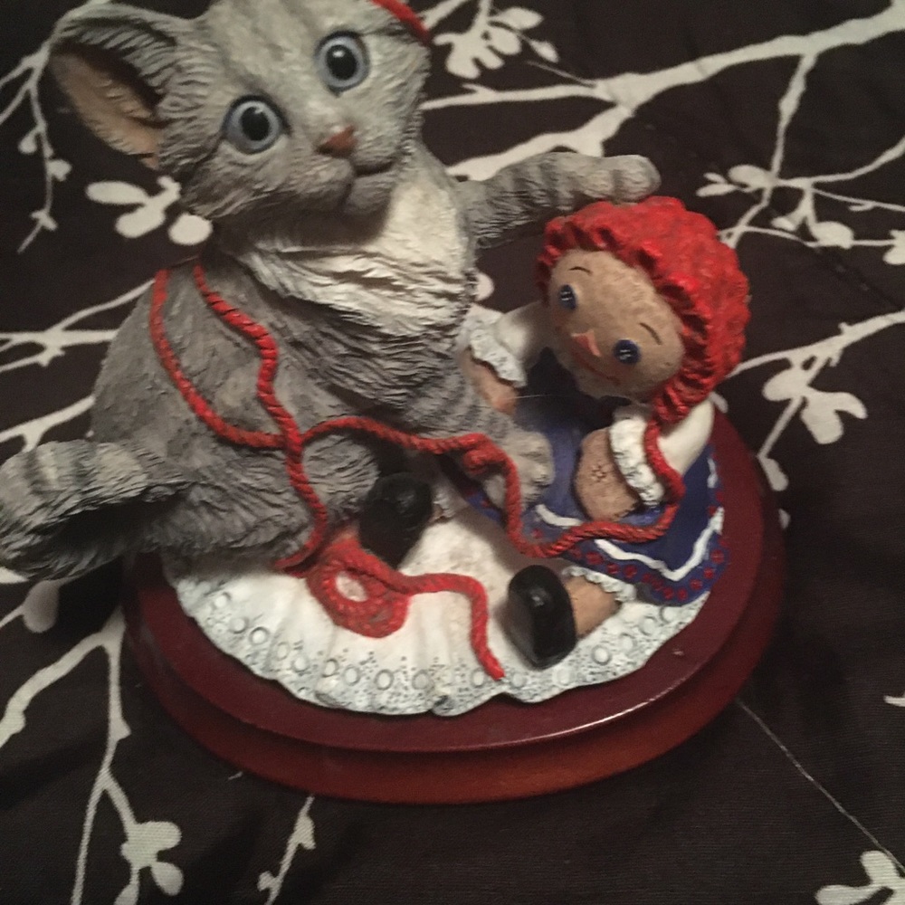 Premier collectibles cat statue